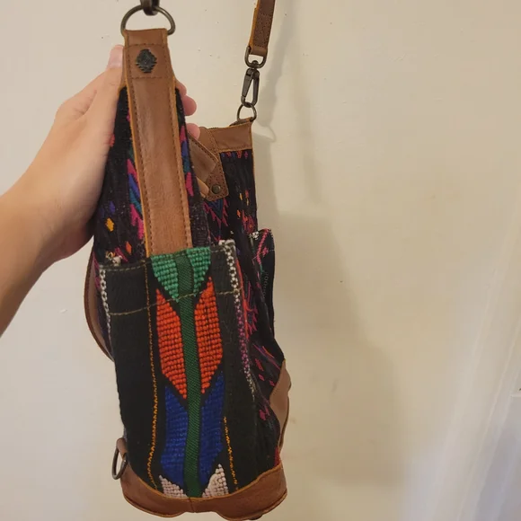 Nena & Co. Authentic Guatemala Satchel, Woven & Leather w/Dust Bag - Picture 5 of 10